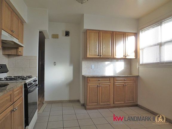 4th image of 2148 72nd St #1