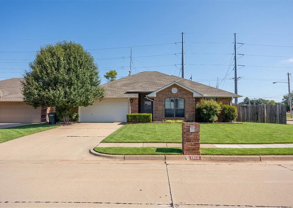 1st image of 1613 Pinnacle Ln