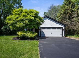 1017 Heritage Park Dr, Webster, NY 14580