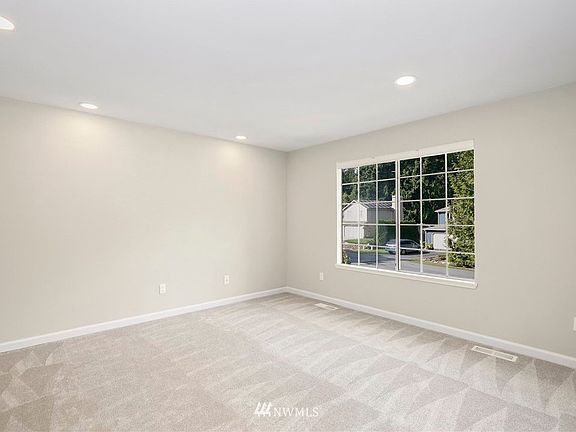 4th image of 22917 NE 24th Pl