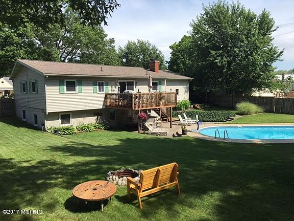 3rd image of 3291 De Feyter St