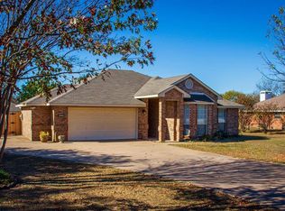 405 Bluebonnet Ln, Red Oak, TX 75154
