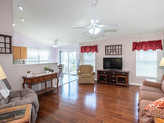 5th image of 197 Weatherstone Dr