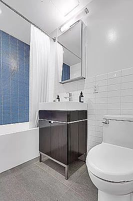 5th image of 200 E 39th St APT 6C