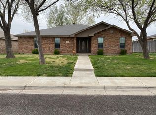 1127 Pikes Peak Dr, Amarillo, TX 79110