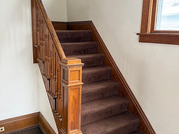 3rd image of 425 S McKinley Ave