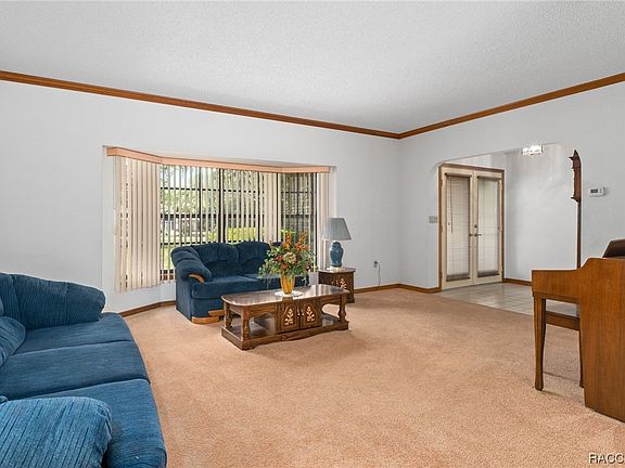 5th image of 371 N Grandview Ave