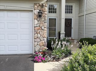 2356 Camden Ct #173, Elgin, IL 60123