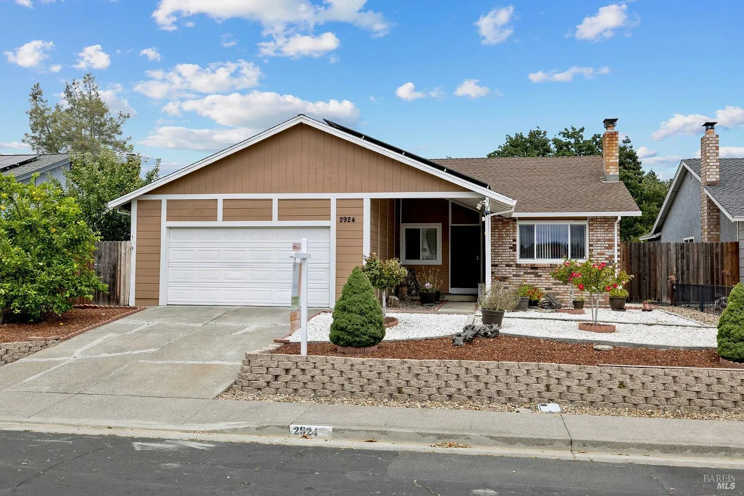 2924 Redwood Drive photo 1