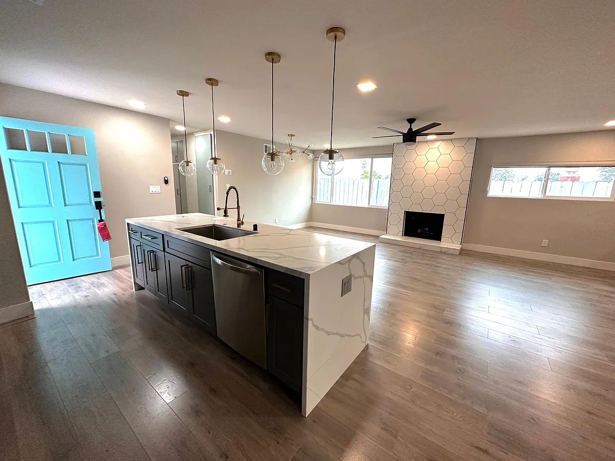 Building Photo - 2078 Finch Ln