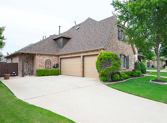 3rd image of 8000 Seville Dr