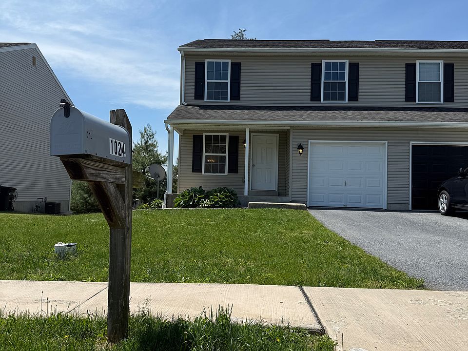 2nd image of 1008 Alexander Dr