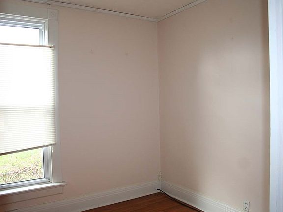 4th image of 908 Lincoln Ave