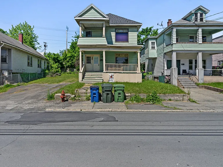 320 Saratoga St #1 — Photo 22
