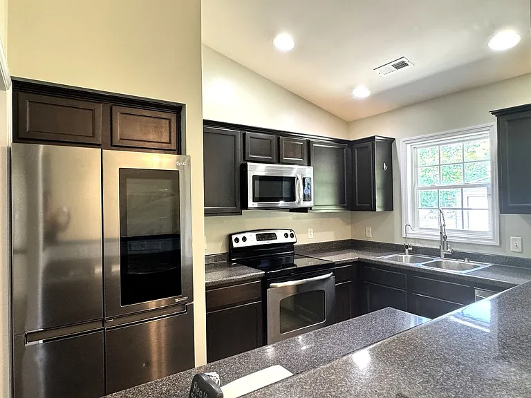 186 Christy Dr — Photo 9