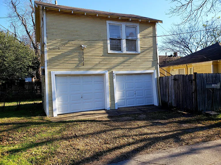 402 N Augusta St — Photo 6