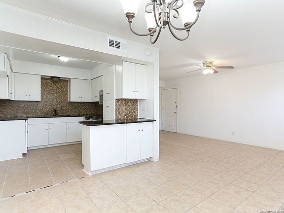 4th image of 201 W SILVER SANDS DR #5