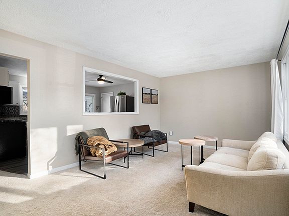 4th image of 4212 Aspen Dr