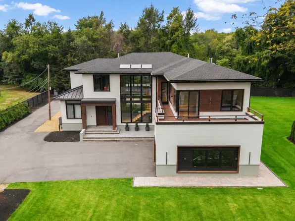 514 Water St, Wakefield, MA 01880