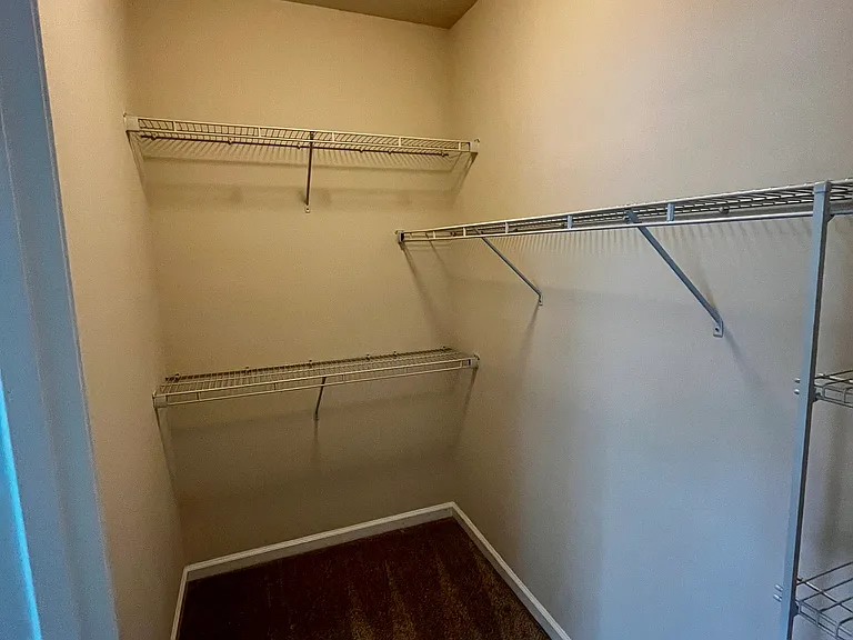 7676 Timbercross Ln — Photo 6