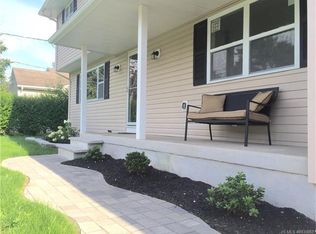 945 Painter Ln, Manahawkin, NJ 08050