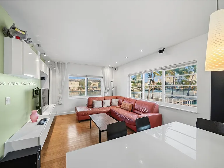 7207 Bay Dr #21 — Photo 6