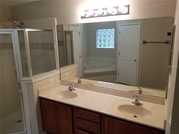 4th image of 1043 Princeton Dr