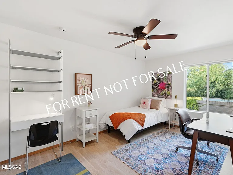 2824 E Sierra Vista Rd — Photo 26