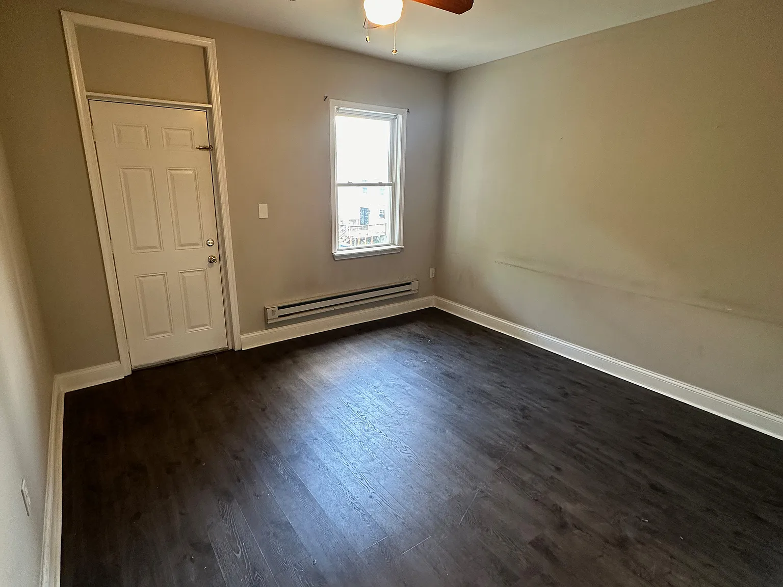 2 bed, 1.0 bath, $1,350 — Photo 4