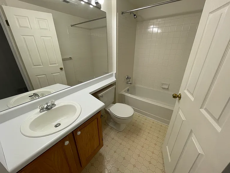 7460 Singing Hills Dr #H203-203 — Photo 8