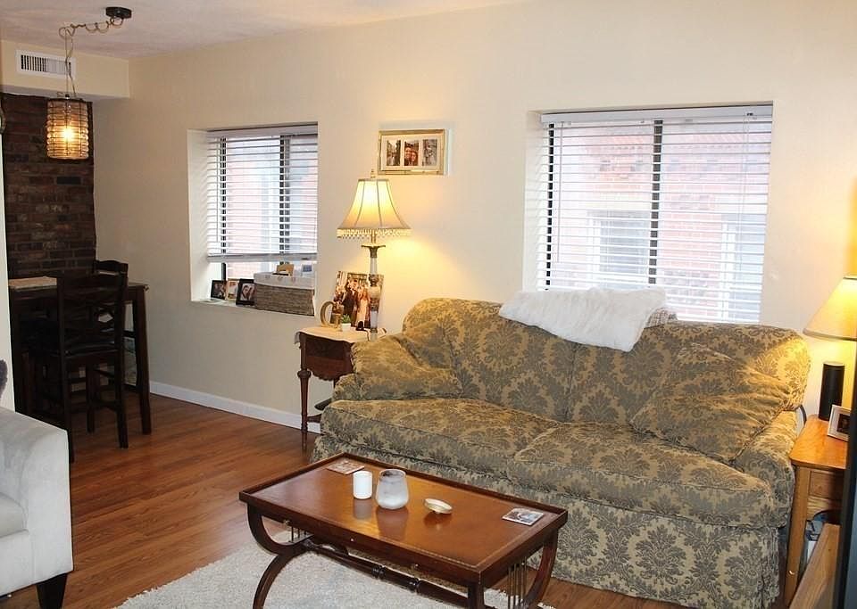 2nd image of 6 Wiget St #3