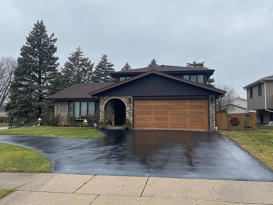 1st image of 400 N Joyce Ave