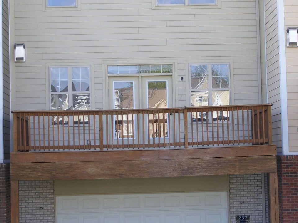 2nd image of 237 Manchester Dr