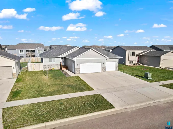 4016 S Sparta Ave, Sioux Falls, SD 57110