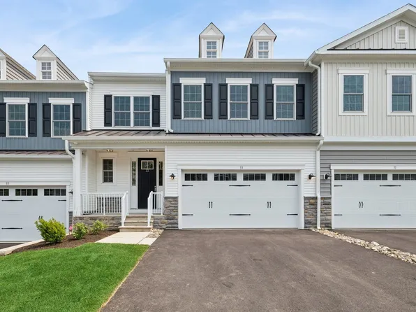 33 Hillandale Dr #16, Far Hills, NJ 07931