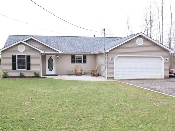 895 Long Shadow Ln, Rome, OH 44085