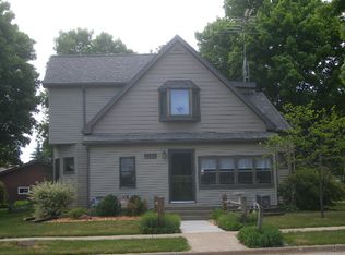 505 East St, Blue River, WI 53518