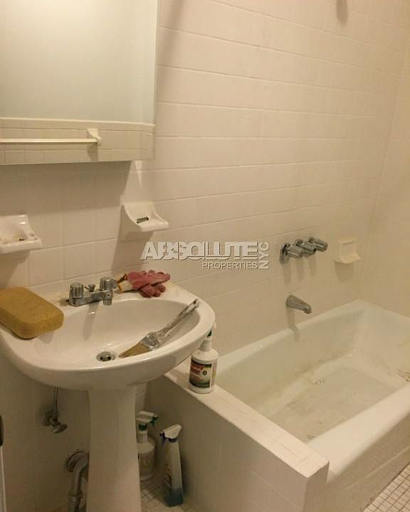 2nd image of 2860 Buhre Ave APT 1S