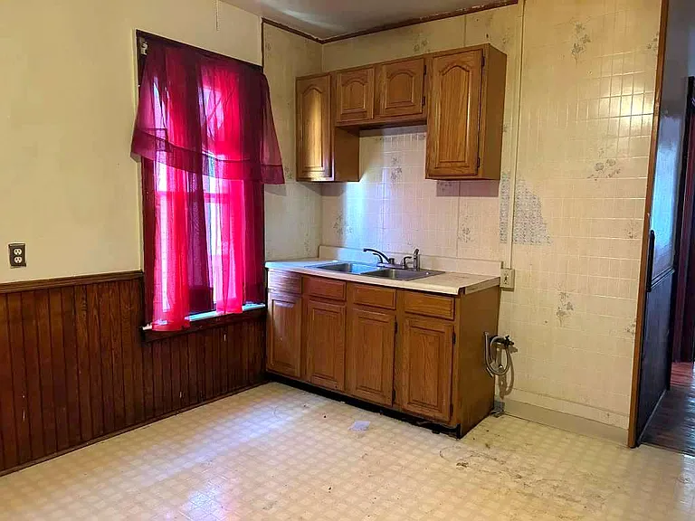 408 Winslow Ave #2 — Photo 6