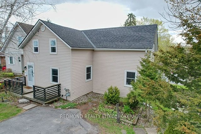 1st image of 590 Queen St