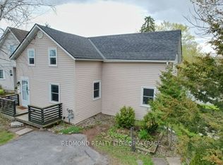 590 Queen St, Gananoque, ON K7G2B1