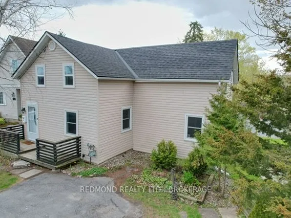 590 Queen St, Gananoque, ON K7G 2B1