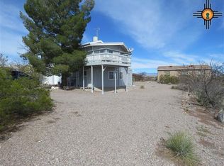 526 Ontario Dr, Elephant Butte, NM 87935