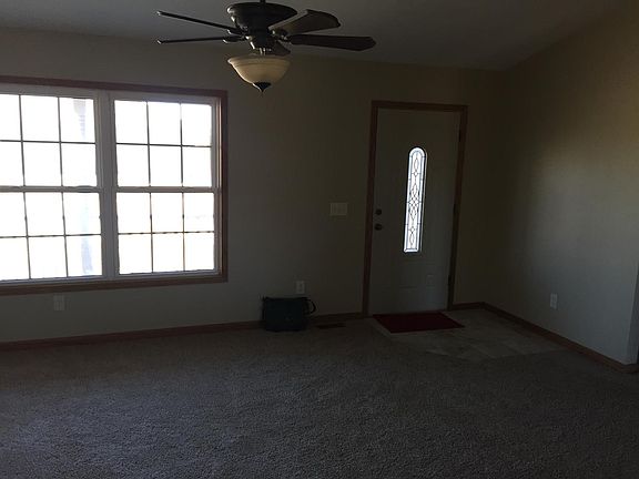 5th image of 906 Landmark Ave