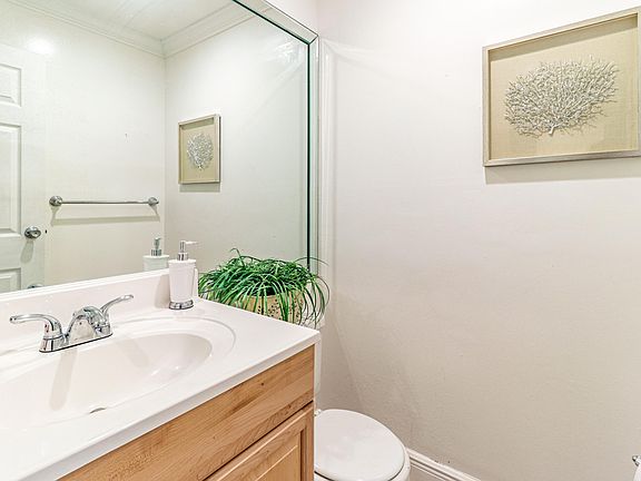 5th image of 119 Waterford E