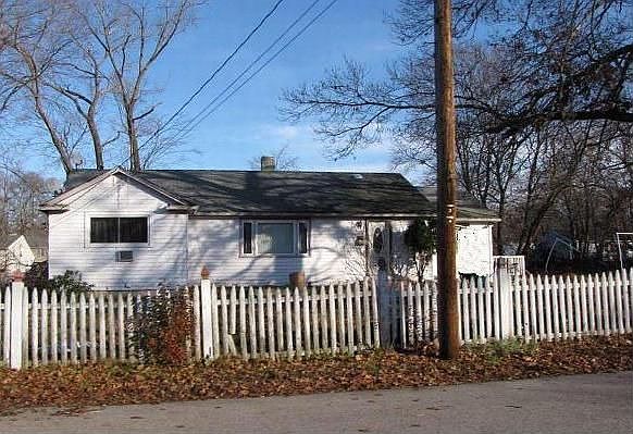 2nd image of 24 Perry Ave