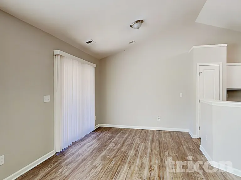 2005 Red Leaf Ct — Photo 3