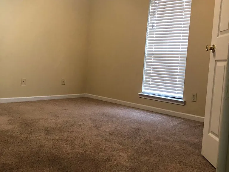 498 Greystone Way — Photo 10
