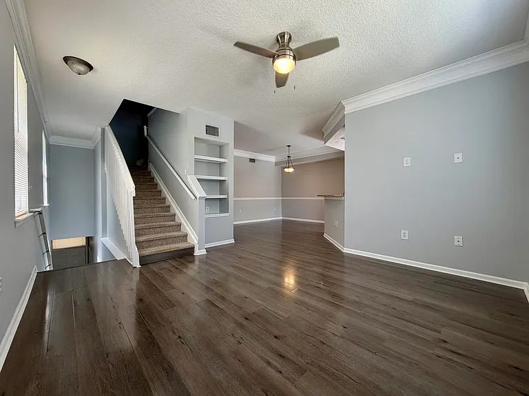 2010 Alta Meadows Ln #209 — Photo 5