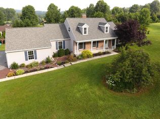22 Cralou Dr, Fleetwood, PA 19522